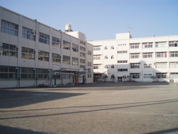 八王子市立横山中学校の画像1