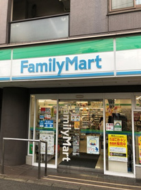 ファミリーマート 高井戸西一丁目店の画像1