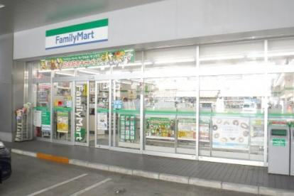 ファミリーマート 中野中央二丁目店の画像1