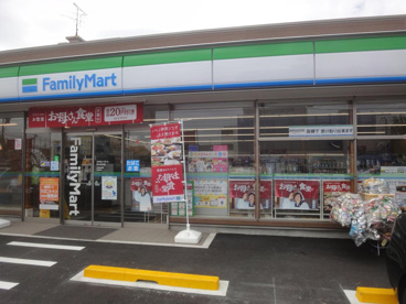 ファミリーマート 中川舟戸店の画像1