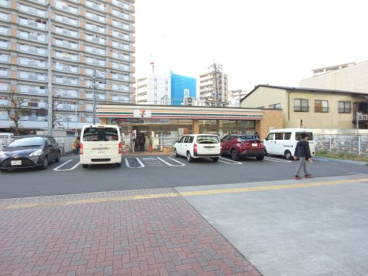 セブンイレブン 名古屋日比野駅前店の画像1