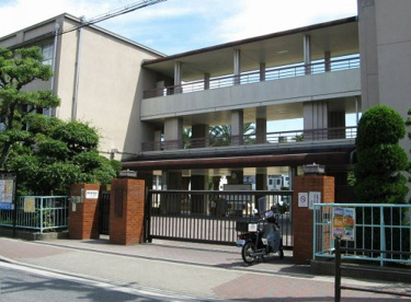 東中本小学校の画像1