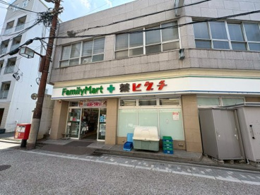 ファミリーマート 薬ヒグチ中書島駅前店の画像1