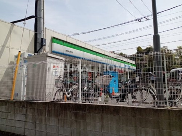 ファミリーマート 港北篠原町店の画像1
