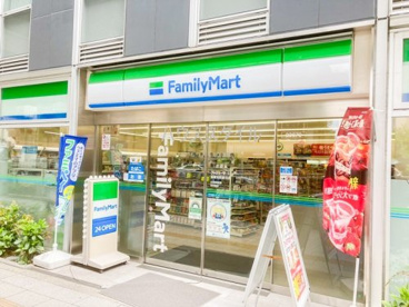 ファミリーマート 板橋本町駅北店の画像1