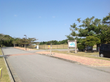 糸満市立中央図書館の画像4