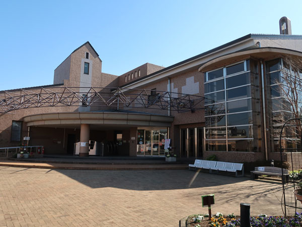 多摩市立聖ヶ丘図書館