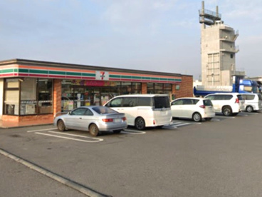 セブンイレブン 本庄西富田店の画像1