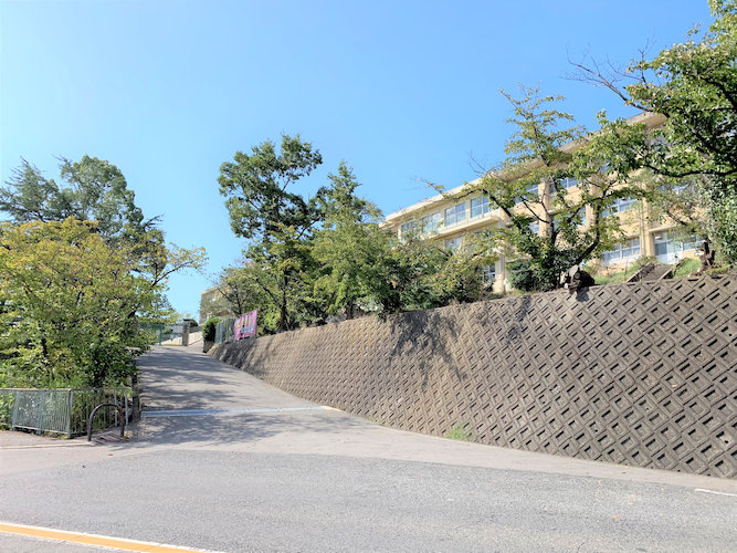 石尾中学校の画像