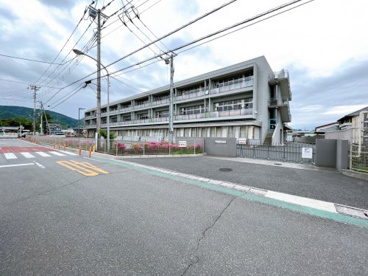 富士市立岩松小学校の画像1