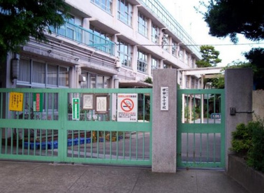 世田谷区立世田谷小学校の画像1