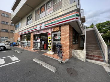 セブンイレブン 千葉北小仲台店の画像1