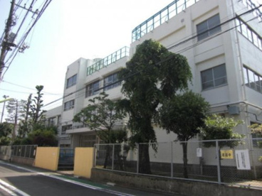 世田谷区立駒繋小学校の画像1