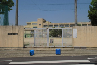 東大阪市立縄手北中学校の画像1