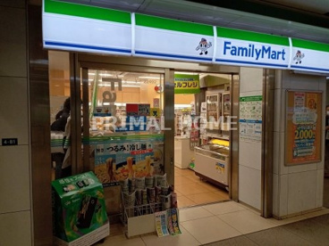 ファミリーマート はまりん中山駅店の画像1