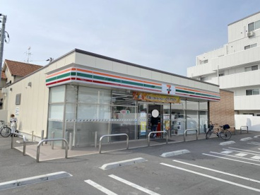 セブンイレブン 堺学園町店の画像1