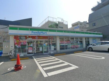 ファミリーマート小豆沢一丁目店の画像1