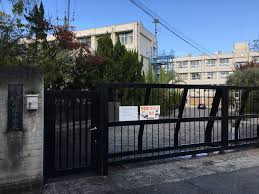 羽曳野市立峰塚中学校の画像1