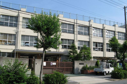 大阪市立東淀中学校の画像1