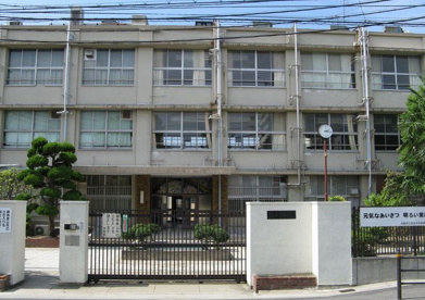 大阪市立西淀中学校の画像1