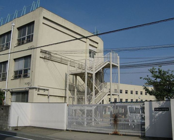 大阪市立淀中学校の画像1