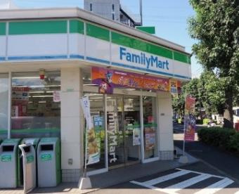 ファミリーマート 中野沼袋四丁目店の画像1