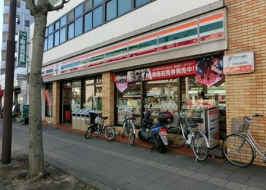 セブンイレブン 横浜三ツ沢上町店の画像1