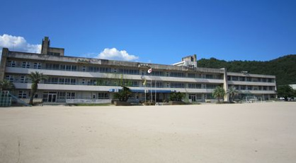 福山市立 新市小学校の画像1