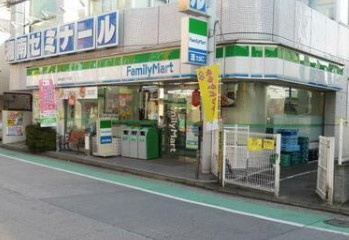 ファミリーマート 横浜富岡西七丁目店の画像1