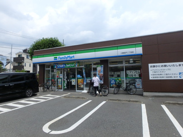 ファミリーマート 川崎坂戸二丁目店の画像1