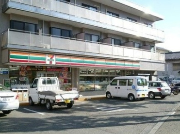 セブンイレブン 横浜岸根公園店の画像1