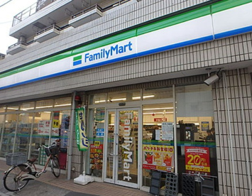 ファミリーマート 生麦店の画像1