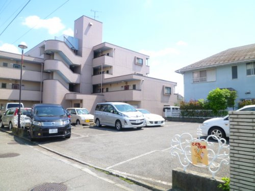 月額10,000円の敷地内平置駐車場