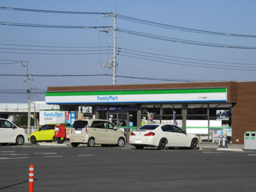 ファミリーマート　ヤマキ花園店の画像1