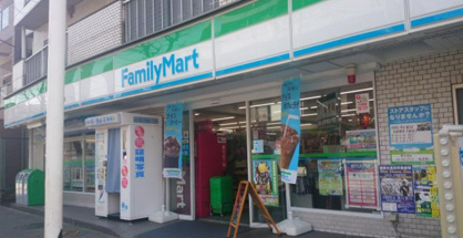 ファミリーマート 横浜宿町店の画像1
