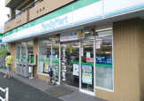 ファミリーマート 花月園駅前店