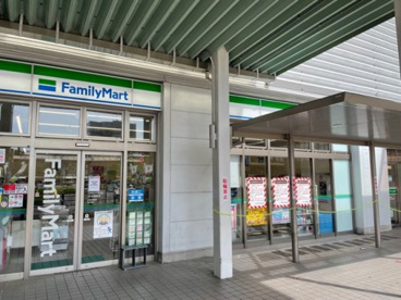 ファミリーマートＪＲ吉塚駅店の画像1