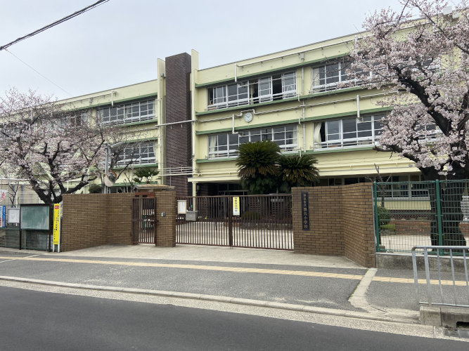 和泉市立黒鳥小学校の画像