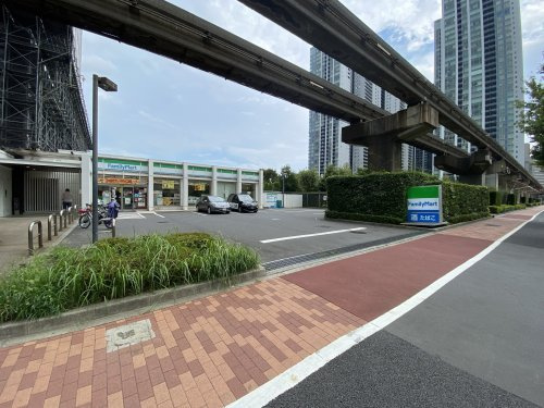 ファミリーマート 港南四丁目店