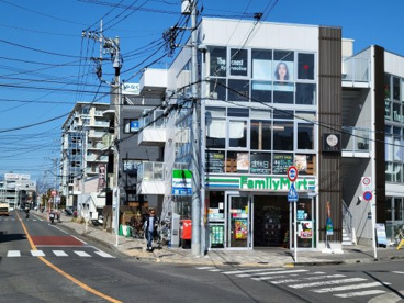 ファミリーマート 辻堂駅西口店の画像1