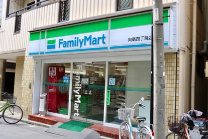 ファミリーマート 向島四丁目店の画像1