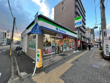 ファミリーマート 地下鉄平安通店の画像1