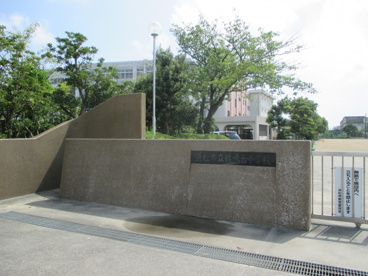 正門 浜松市立佐鳴台中学校の画像5