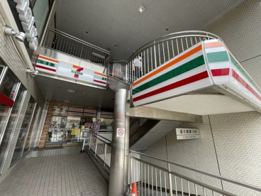 セブンイレブン 横浜鴨居駅前店の画像1