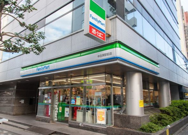 ファミリーマート 中目黒駅前店の画像1