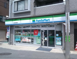 ファミリーマート 小浦杉田駅前店
