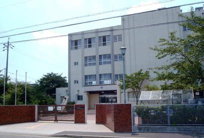 はとり中学校の画像1