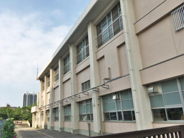 名古屋市立千種中学校の画像1