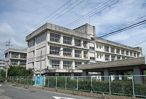 高丘東小学校の画像1