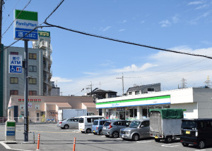 ファミリーマート堺北長尾店